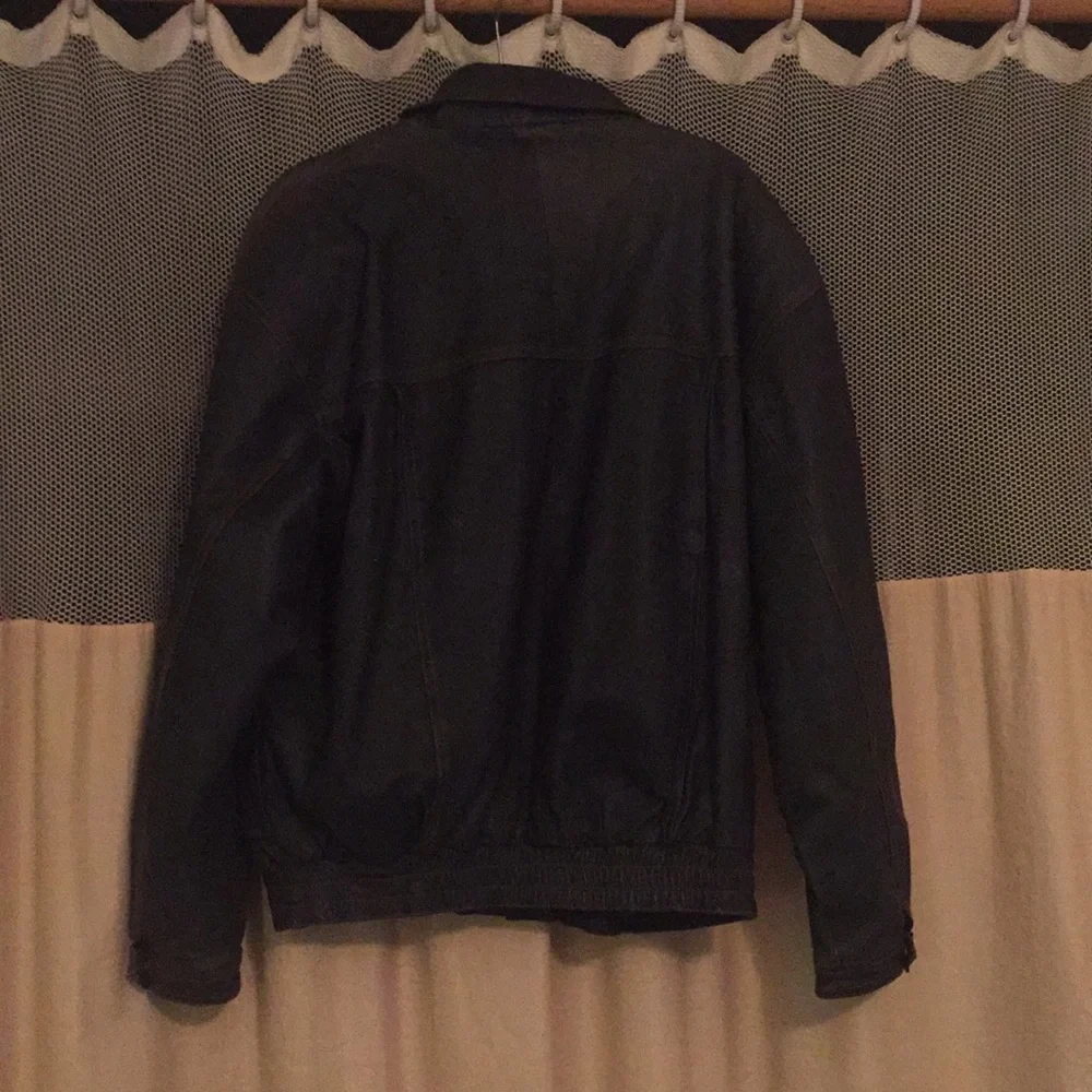 Context - Picture 4 of 10